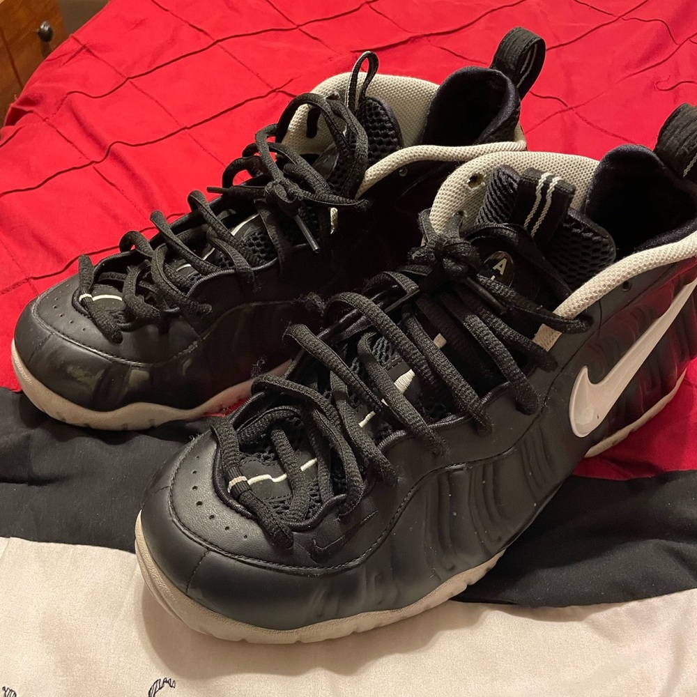 Black and White FoamPosits